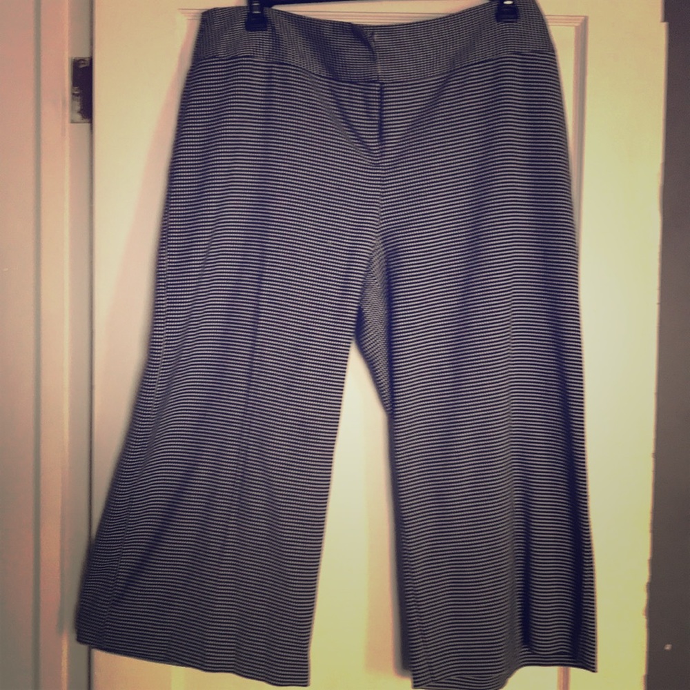 High waisted black and white checkered crop pants